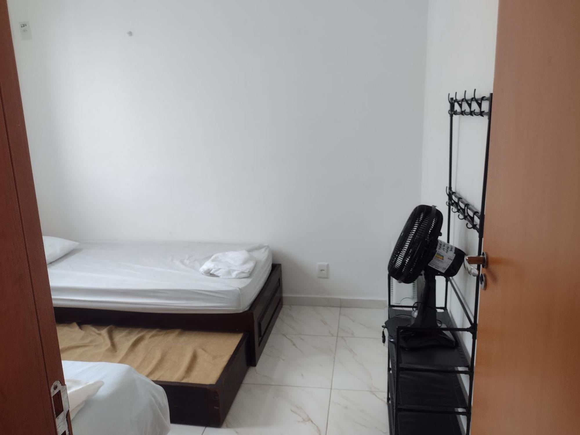 Luias Guesthouse: Beachfront With Shopping Access Rio das Ostras