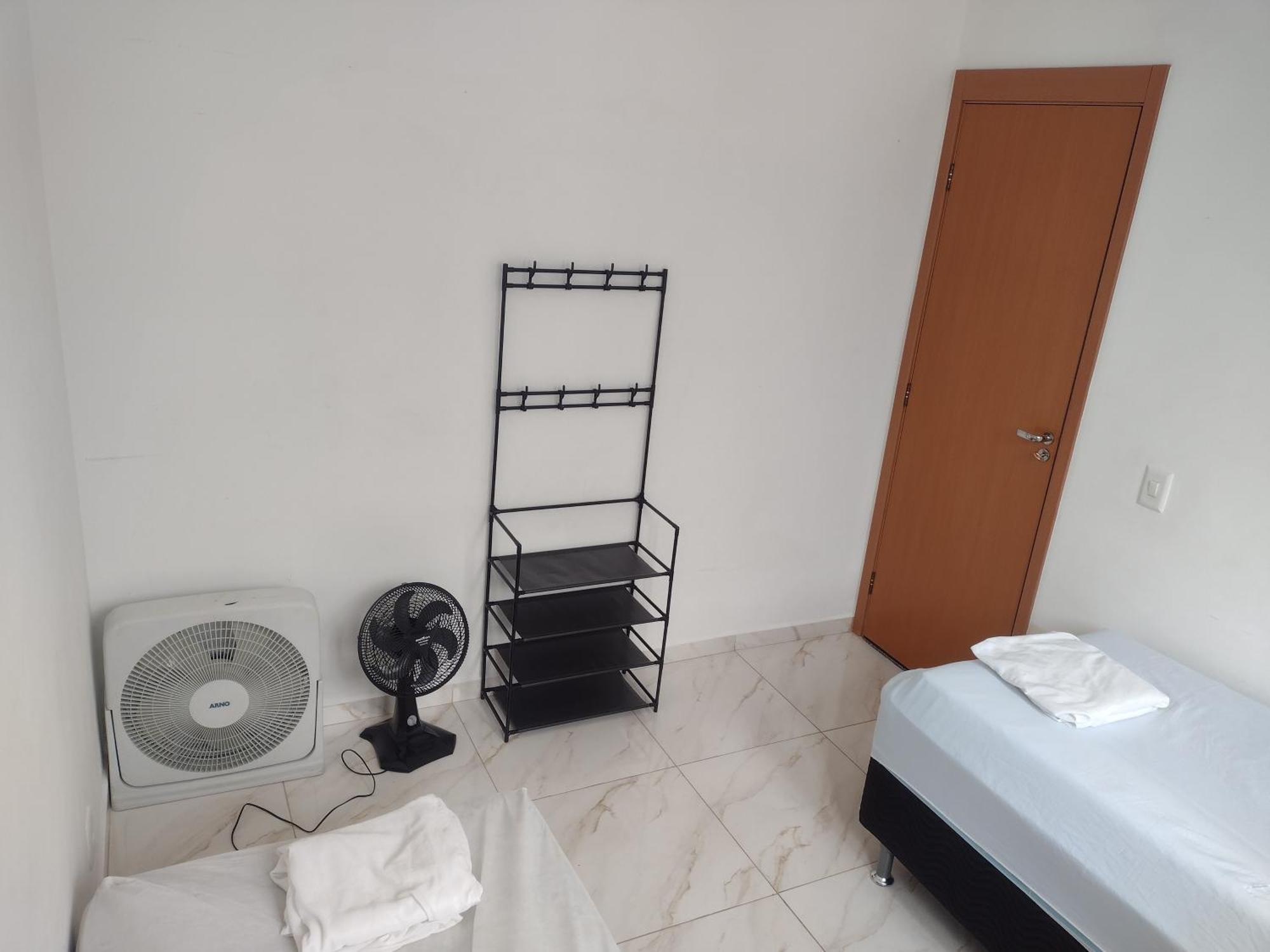 Luias Guesthouse: Beachfront With Shopping Access Apartment