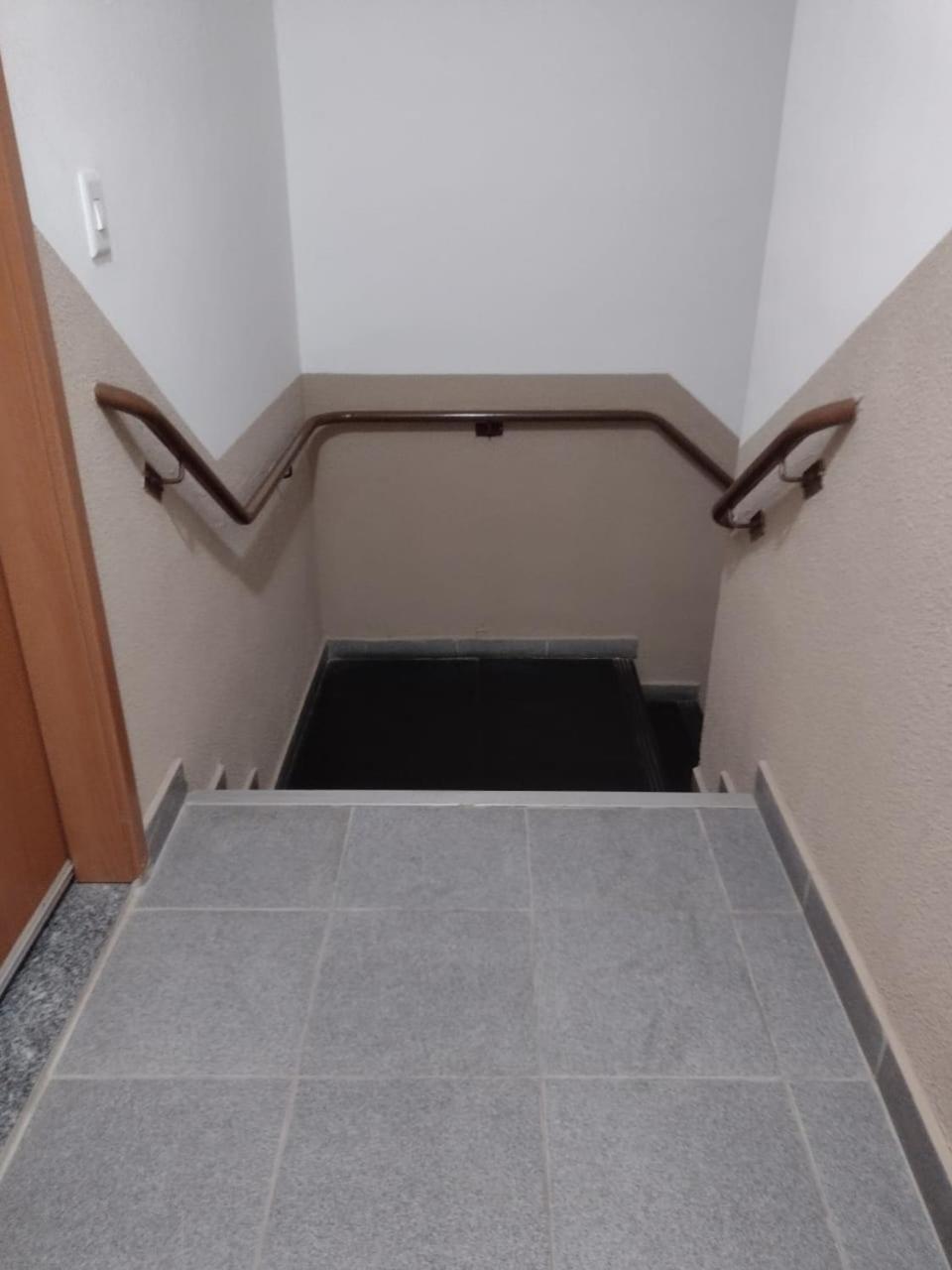 Luias Guesthouse: Beachfront With Shopping Access Apartment *