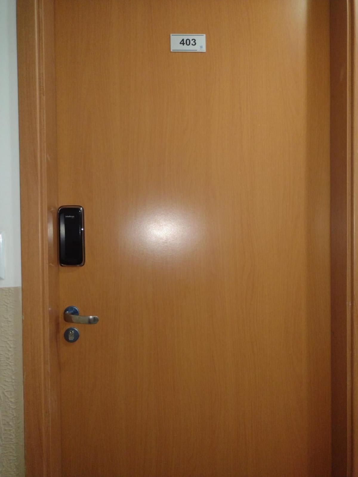 Luias Guesthouse: Beachfront With Shopping Access *