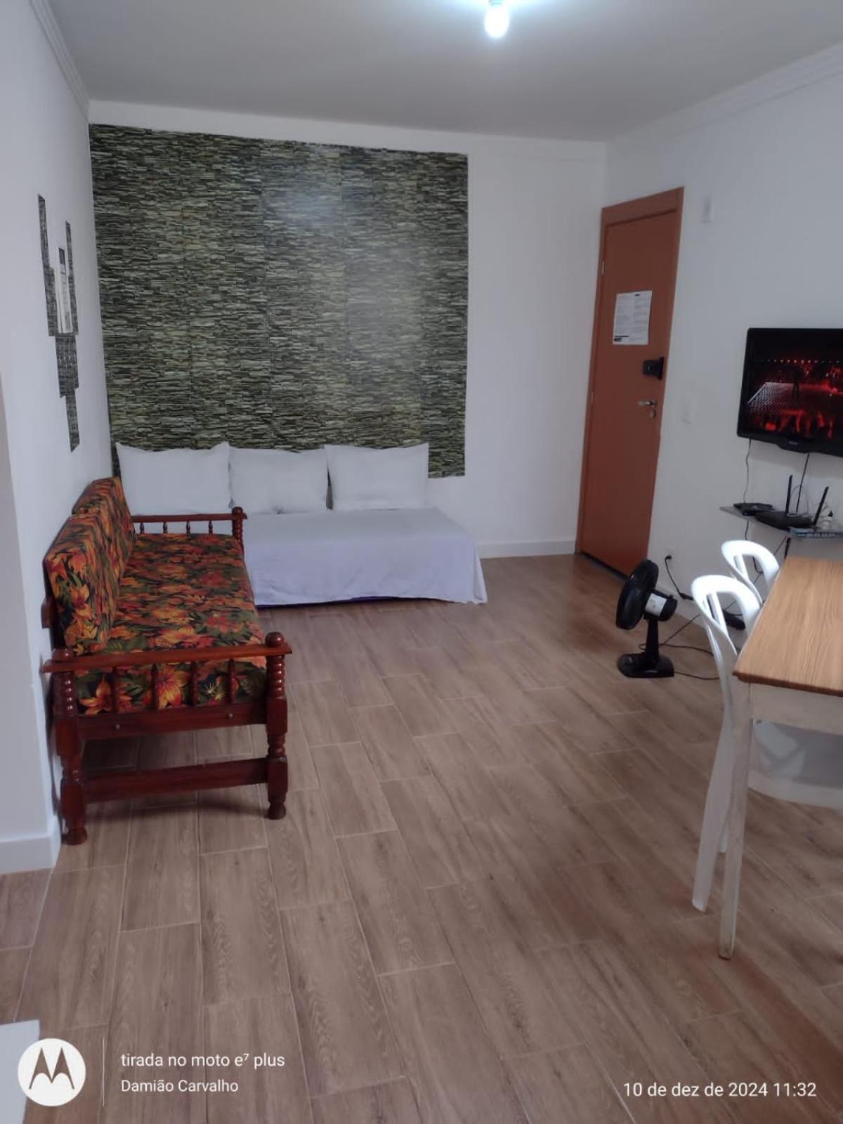 Luias Guesthouse: Beachfront With Shopping Access *
